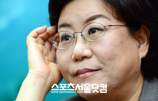 투표시간 연장 논란에 대해 이 최고위원은 논의를 해서 바꾸되 다음 경기에서부터 적용하는 것이 오히려 상식적인 게 아닌가라고 말했다.