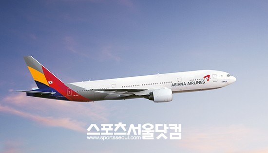 아시아나항공이 올해 3분기 당기순이익 부문에서 흑자전환에 성공했다.