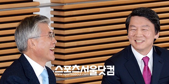 문재인, 제가 좀 그런가요? ㅋㅋㅋ