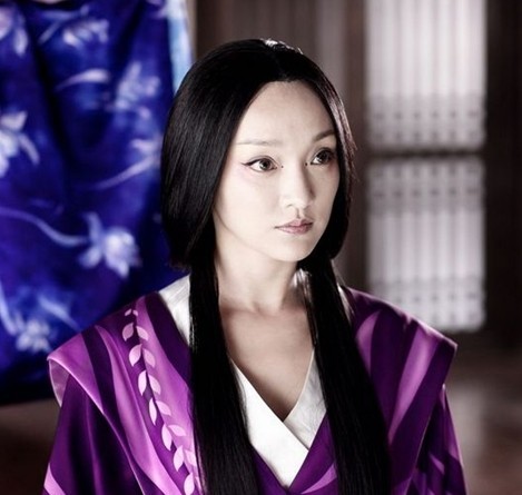 톱 여배우 저우쉰이 중년 남성과 데이트하는 모습이 포착됐다./영화 화피2 스틸사진