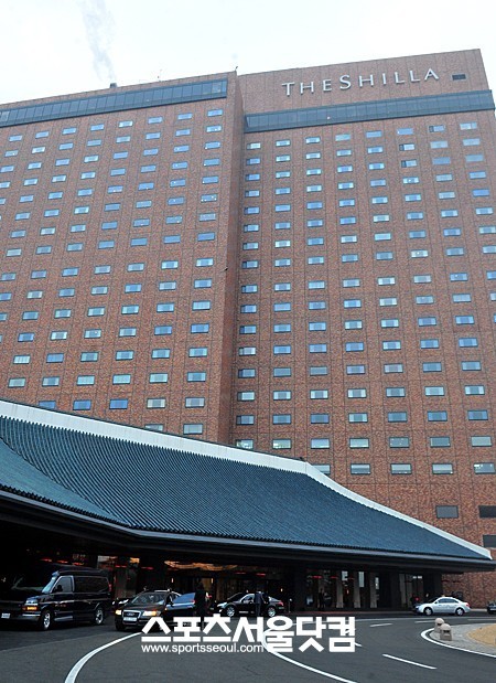 서울신라호텔이 한식당 재운영설과 관련해 내부적으로 아직 아무것도 정해진 바가 없다고 밝혔다.