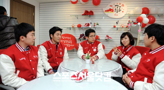 청년본부의 황교영 미디어단 본부장, 정현호 펼쳐라꿈 대학생당 총괄단장, 김상민 청년본부장, 신나리 청년꿈실현당 위원, 이종남 든든한일자리단장(왼쪽부터)은 각각 박 후보를 지지하는 이유를 밝혔다.