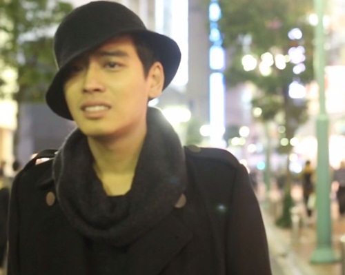 김민준이 데뷔 티저영상에서 애절한 표정으로 눈물을 글썽이고 있다./김민준 티저 영상 캡처.