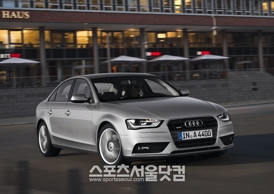 아우디코리아가 26일 4륜구동의 A4 2.0 TDI 콰트로를 국내에 출시했다.