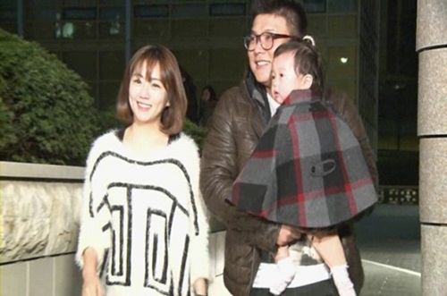 김태균이 아내 김석류, 딸과 함께 방송에 출연했다./tvN