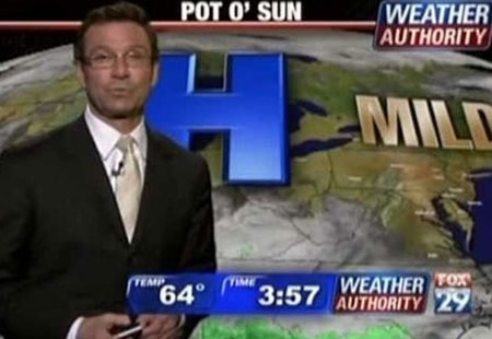 미국 유명 기상캐스터 존 볼라리스가 여자친구 때문에 곤욕을 치르고 있다. / WTXF 방송 캡처