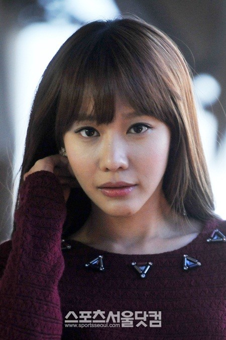 배우 김아중이 데뷔작 미녀는 괴로워 이후 영화 출연에 뜸했던 이유에 관해 설명했다./남윤호 인턴기자