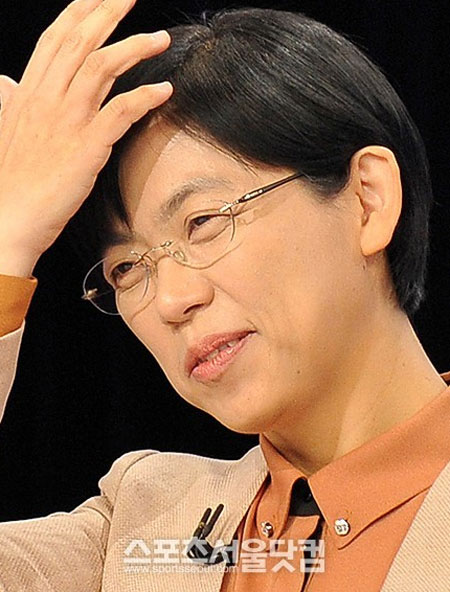 사퇴 의사를 밝힌 통합진보당 이정희 대선 후보가 국고보조금 27억원을 반환할 의사가 없다고 밝혔다. / 사진공동취재단