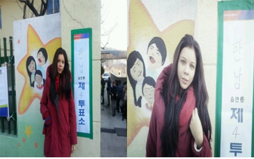 라리사가 귀화 후 처음으로 투표 인증사진을 찍고 있다. /예술집단 참 제공