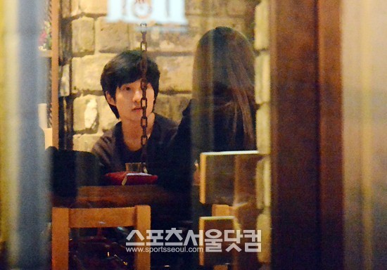 류덕환과 박하선은 류덕환의 집 근처에서 소박한 데이트를 즐겼다.