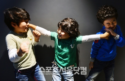 붕어빵을 통해 만난 세 아이는 즐거운 듯 연신 웃음꽃을 피웠다.