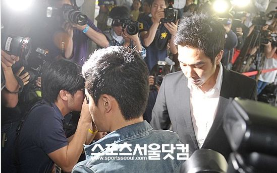 또 다시 미성년자 성추문에 휩싸인 고영욱./더팩트DB