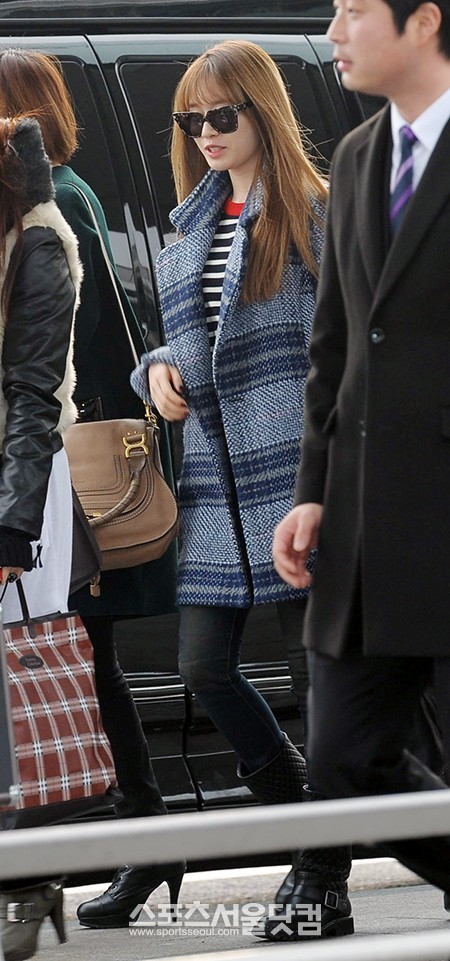 그룹 티아라의 지연이 제 27회 골든디스크 시상식에 참석하기 위해 15일 오후 인천국제공항을 통해 출국하고 있다. / 인천국제공항=조재형 인턴기자
