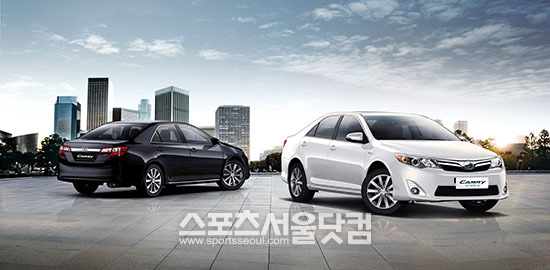 도요타가 오는 3월 캠리 3.5 가솔린 V6모델을 출시한다.