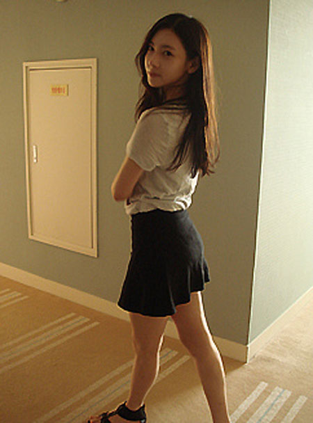 윤이나-소연 연예인 뒷담화 논란에 윤이나에 대한 관심이 증폭하고 있다. / 윤이나 미니홈피 캡처