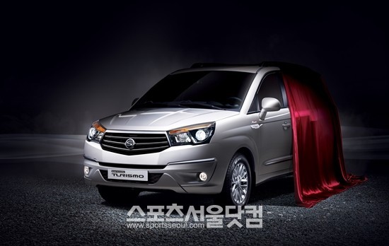 쌍용자동차가 MLV 코란도 투리스모 이미지를 24일 공개했다.