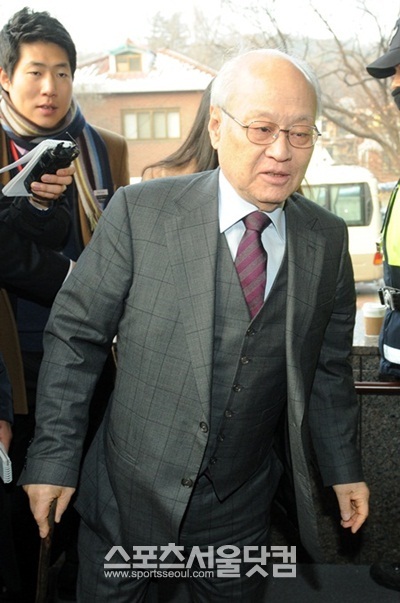 김용준 총리 후보자의 장남 현중씨의 변호사 이력이 논란이 되고 있다. / 더팩트 DB