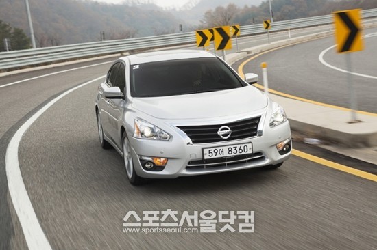 닛산의 뉴 알티마가  미국 재테크 전문 월간지 키플링어스 퍼스널 파이낸스가 발표한 2013년 구매자 가이드에서 ‘최고의 신차’로 선정됐다.