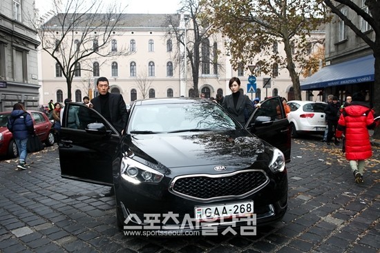 기아자동차가 K시리즈와 R시리즈 전차종을 다음달 13일부터 방영 예정인 KBS 드라마 아이리스2에 지원한다.