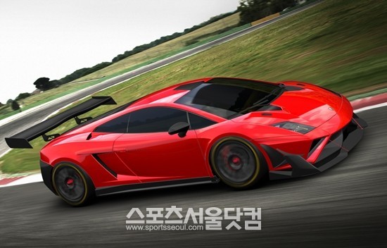 람보르기니가 2013-2014 시즌 GT3 레이스에 참가할 신형 가야르도 GT3 FL2를 31일 공개했다.