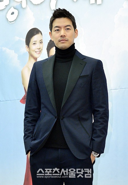 배우 이상윤이 13년간의 학업을 마무리 짓기위해 서울대 학생으로서 복귀할 계획을 밝혔다. /사진=더팩트DB