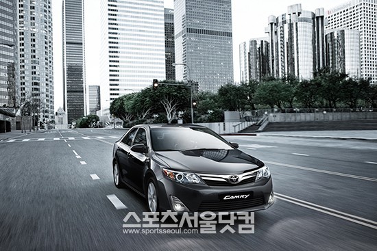 13일 한국도요타는 뉴 캠리, 프리우스, 시에나 등 자사 주력 모델들의 구매고객을 대상으로 특별 할인 프로모션을 시행한다고 밝혔다.