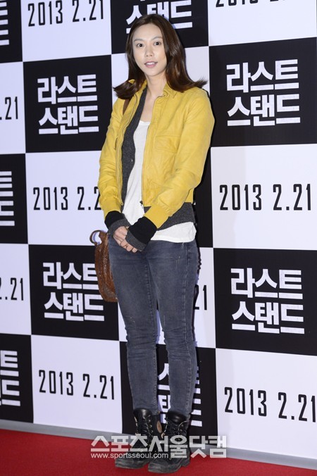 배우 김시운이13일 오후 서울 성동구 CGV 왕십리점에서 열린 영화 라스트 스탠드의 VIP 시사회에 참석해 포즈를 취하고 있다./남윤호 인턴기자