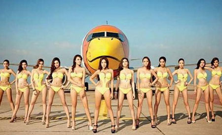 태국 항공사 녹 에어의 비키니 캘린더가 논란에 휩싸였다. / 녹 에어 제공