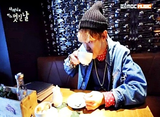 MBC 뮤직 샤이니의 어느 멋진 날에서 그룹 샤이니의 멤버들은 각각 다른 나라로 여행을 떠나 현지 음식을 맛봤다. / 사진=MBC 뮤직 샤이니의 어느 멋진 날