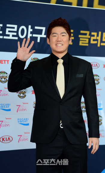 [스포츠서울] 자칫 추운 국내에서 훈련해야 할 위기에 처했던 WBC 대표팀 좌완 투수 박희수가 KBO의 도움으로 대만 스프링캠프를 먼저 떠난다. 홍승한기자hongsfilm@sportsseoul.com