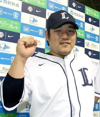 2012시즌 일본 프로야구 퍼시픽리그 홈런왕 나카무라가 무릎 수술로 내년 3월 열리는 WBC 불참이 확정됐다. / 산케이 스포츠 캡처