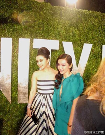 중국 대표 미녀 판빙빙과 리빙빙이 다정한 포즈로 사진을 찍고 있다. / 판빙빙 웨이보 캡처