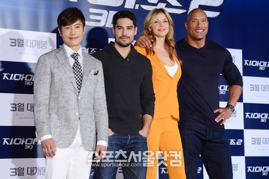 영화 지.아이.조2 내한 기자회견에 참석한 이병헌 D.J 코트로나 애드리앤 팰리키 드웨인 존슨(왼쪽부터)./남윤호 인턴기자