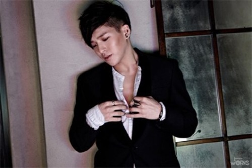 서울지방경찰청 마약수사대가 대마 혐의로 그룹 DMTN의 최다니엘을 11일 체포해 조사했다. / 투욱스 제공.