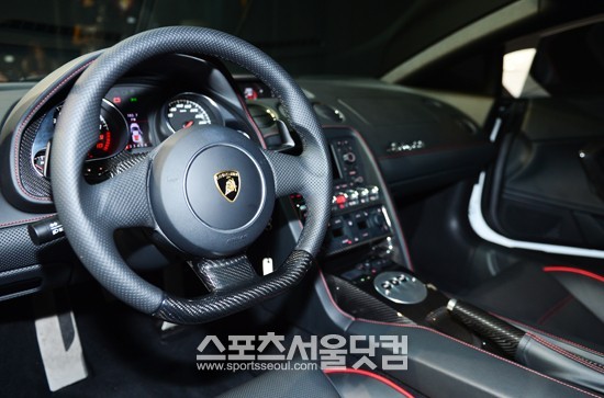 람보르기니 신형 가야르도 LP 560-4 내부.