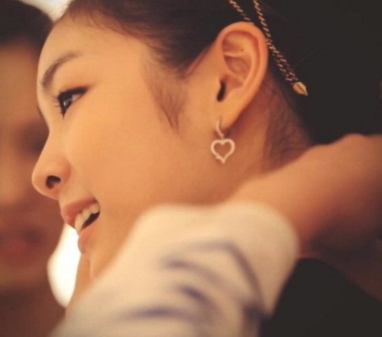 김연아 하트 콧구멍이 화제를 모으고 있다./출처=온라인 커뮤니티 캡처