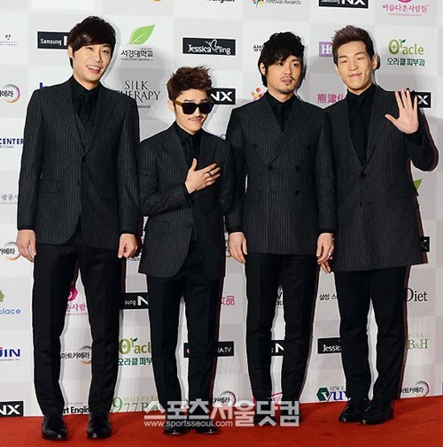 울랄라세션 기부 계획이 화제를 모으고 있다. / 더팩트DB