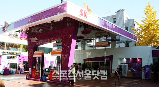 불황극복을 위해 새로운 형태의 복합 주유소들이 생겨나면서 소비자들로부터 좋은 반응을 얻고 있다. SK에너지의 여성친화주유소 엔느 전경