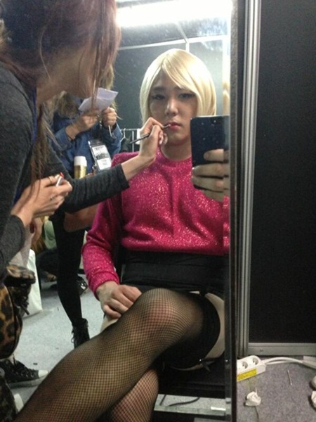 강인의 가인 패러디 사진이 누리꾼들 사이에서 화제다. / 사진 출처=강인 트위터