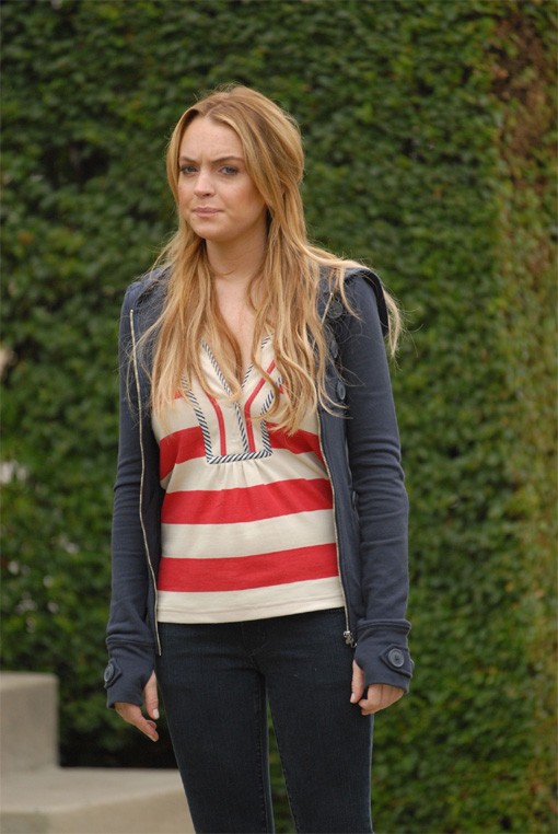 린제이 로한의 아버지가 린제이 로한이 약물복용 습관을 고치지 못할 경우 에이미 와인하우스와 같은 나이가 되는 올해 사망할 수도 있다고 밝혔다./영화 스틸컷