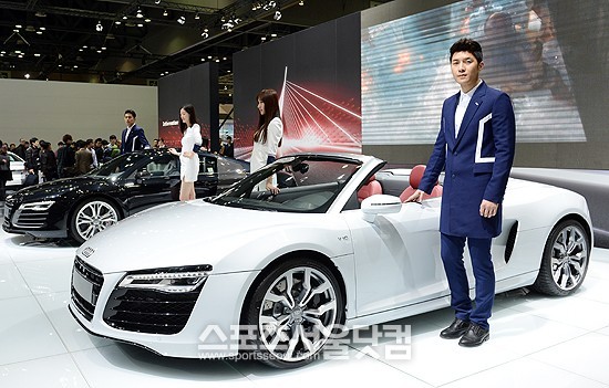 아우디 코리아가 28일 열린 2013 서울모터쇼 프레스데이에서 뉴 R8 V10 을 국내에서 최초로 공개했다. / 고양 = 임영무 기자