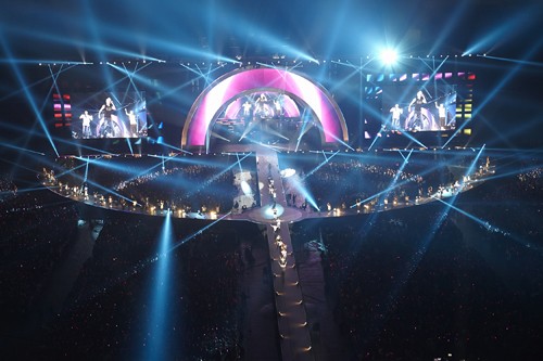 JYJ가 3년 만에 도쿄돔에서 공연했다. / 씨제스 엔터테인먼트