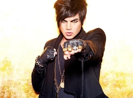 미국 가수 아담 램버트가 남자친구 사울리 코스키넨과 헤어졌다./공식 프로필 사진