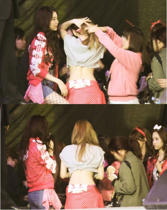 소녀시대 태연의 잘록한 허리라인이 네티즌들의 관심을 끌고 있다./온라인 커뮤니티