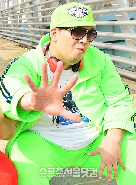 빅죠가 예쁜 여자 친구와 2개월째 열애 중이라고 알렸다. /더팩트DB