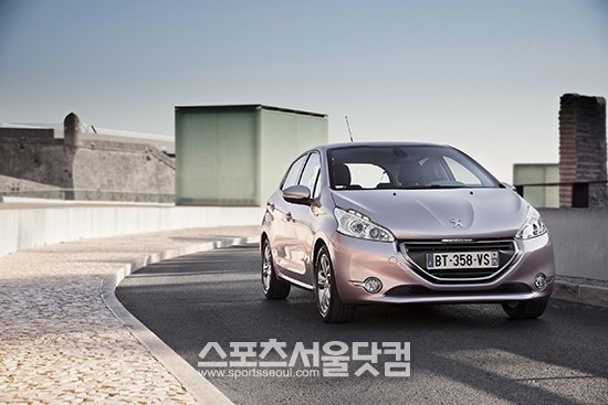 푸조의 공식 수입원 한불모터스가 이달 말까지 푸조 전 모델을 대상으로 특별 금융 프로그램을 시행한다고 10일 밝혔다.
