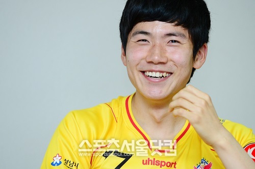 아직은 낯설지만, 언젠가 성남의 주력 선수로 명가재건에 나서고 싶다고 밝힌 김인성.