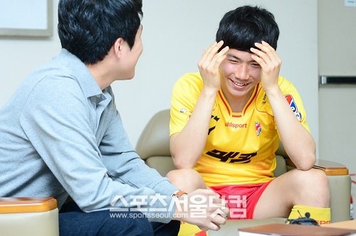 웃으며 지난 러시아 생활을 털어놓으면서도 아쉽다는 말을 수없이 반복한 김인성.