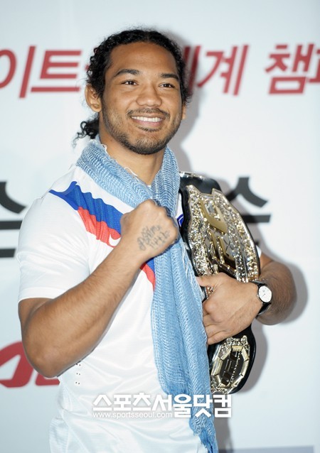 UFC 라이트급 챔피언 방어에 성공한 벤 헨더슨.  / 더팩트 DB