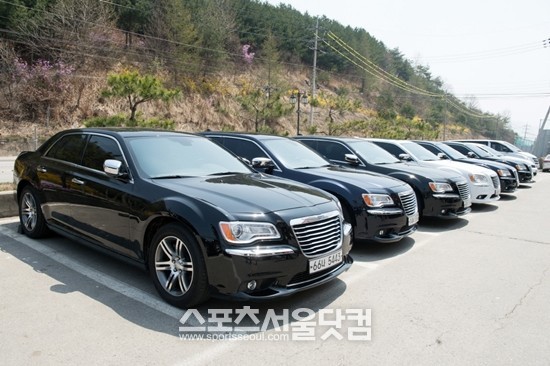 크라이슬러 코리아는 22일 ‘300C에코 드라이빙’ 이벤트를 진행했다.